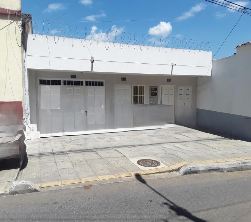 CASA CON LOCAL Y APARTAESTUDIO, RENTANDO. · fotografía 1