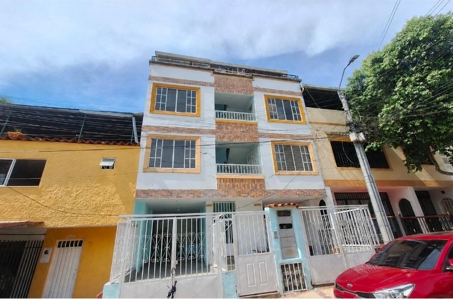 ¡Amplio apartamento de 105 m² con cuatro habitaciones y parqueadero! · fotografía 1