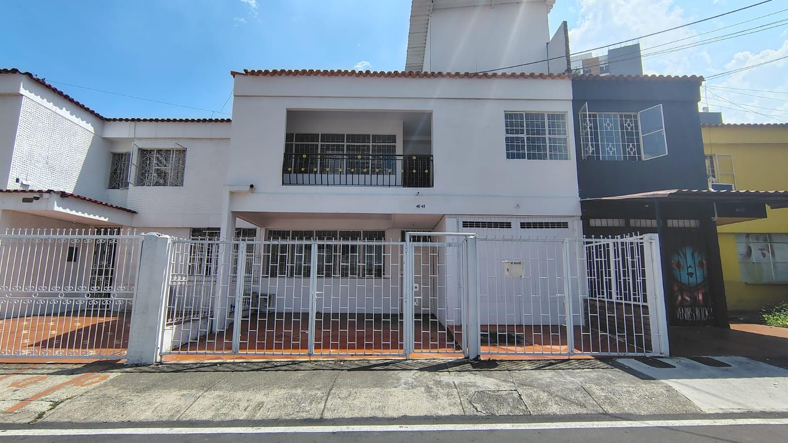 SE VENDE CASA AMPLIA Y FUNCIONAL DE 3 NIVELES · fotografía 1
