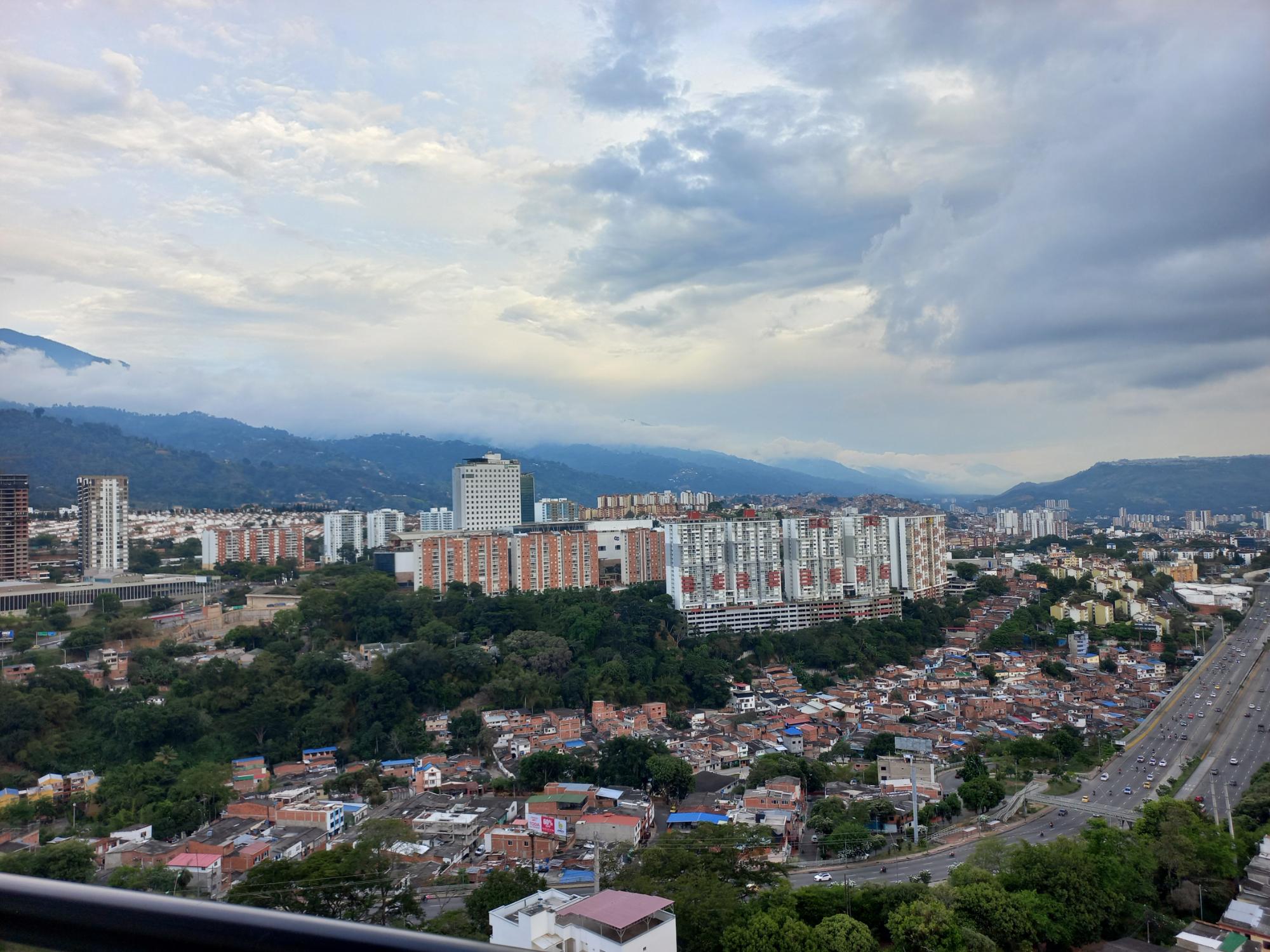 Bucaramanga, vendo amplio Apartanento para estrenar. · fotografía 1