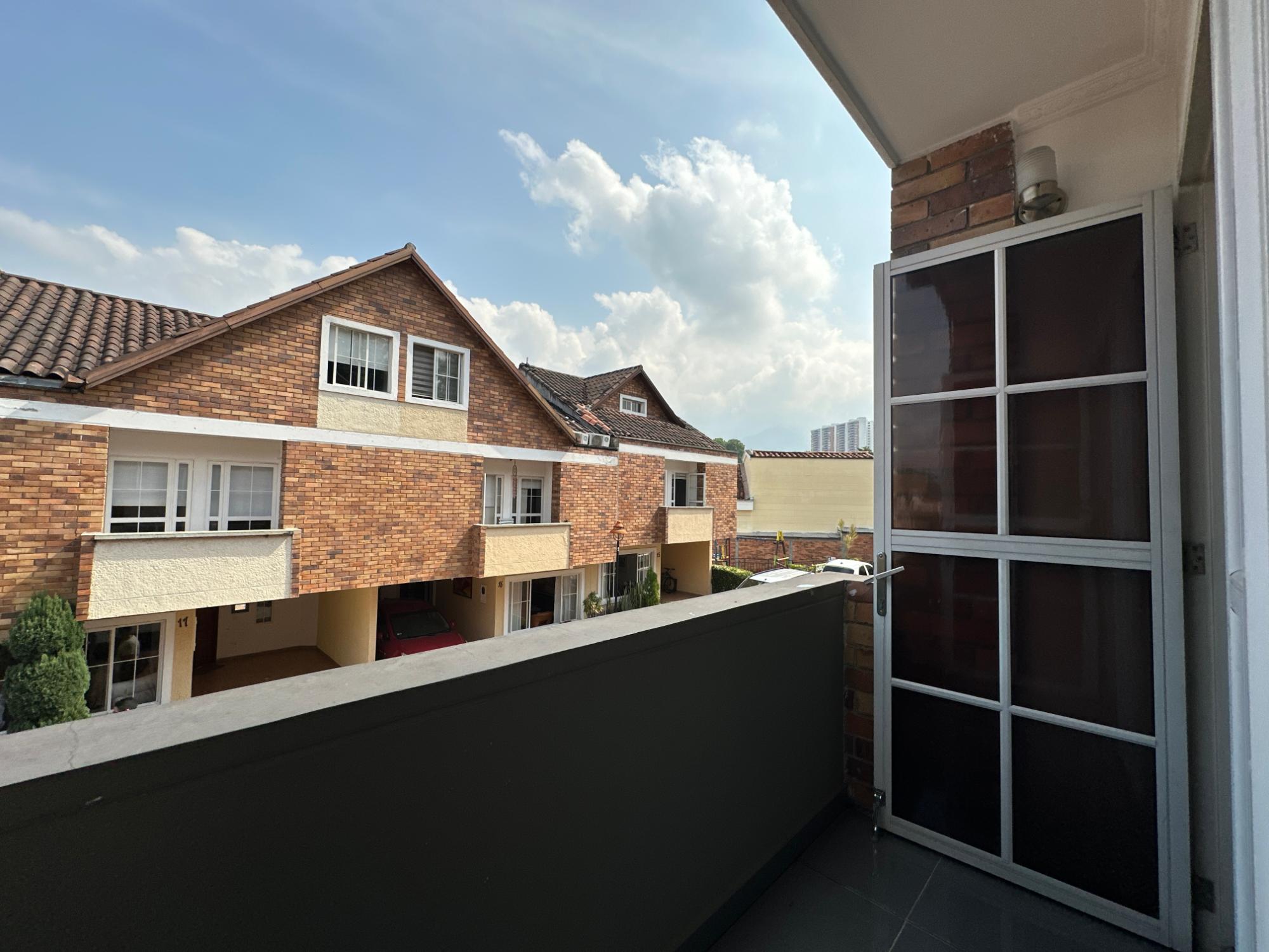 Casa de 4 habitaciones en el anillo vial · fotografía 1