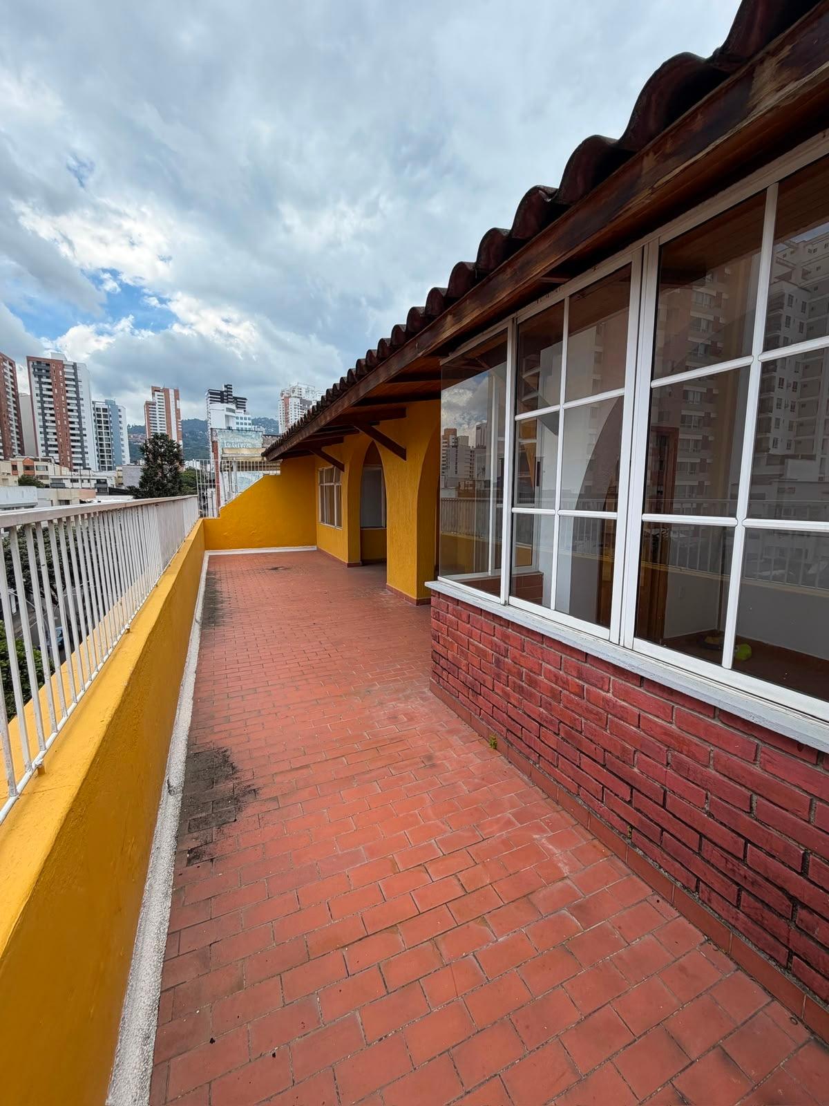 Amplia terraza · fotografía 1