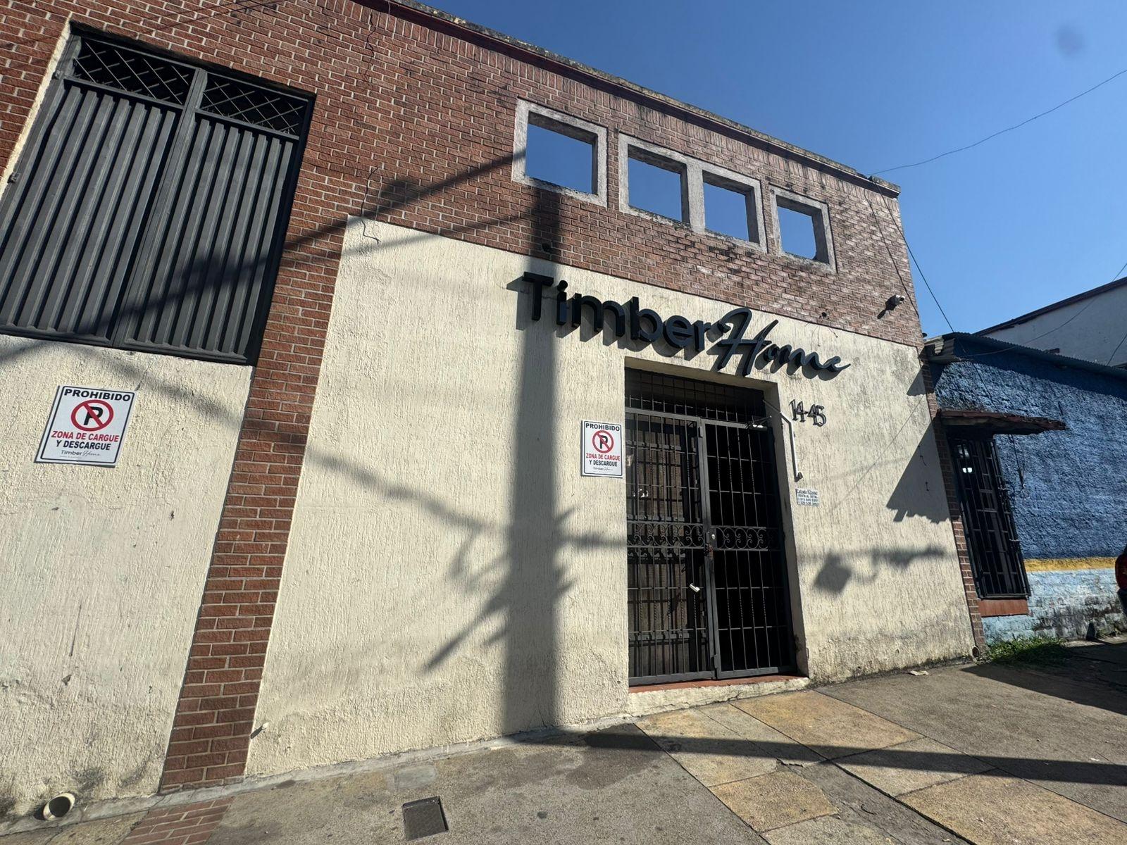 Excelente Bodega Comercial en Granada · fotografía 1