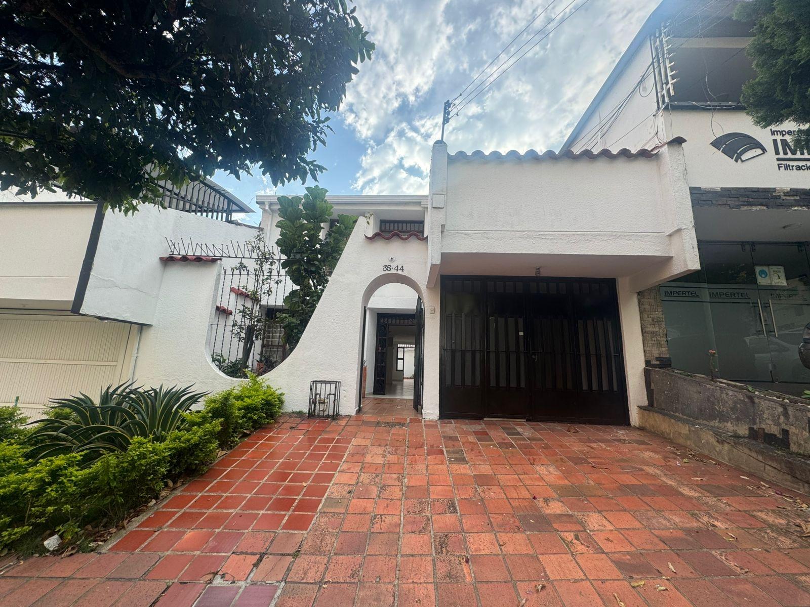 Oportunidad, Casa Versátil con Potencial Comercial · fotografía 1